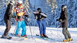 Kinder am Skihang