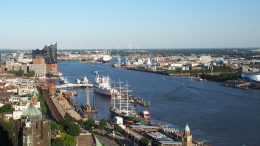 Blick auf den Hamburger Hafen