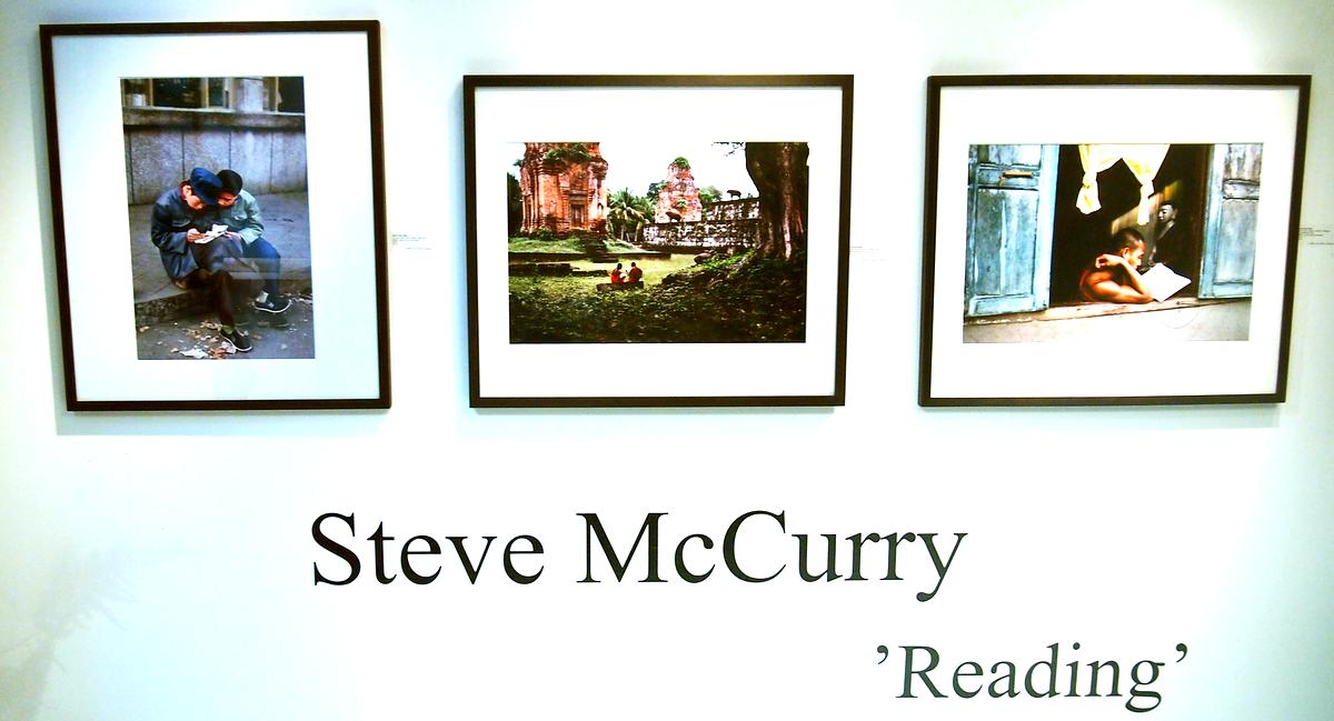 Steve McCurry - Reading