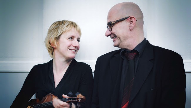 Die zwei Musiker Juditha Haeberlin, Violine und Franck-Thomas Link