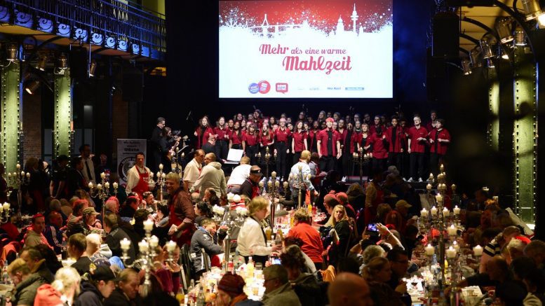 Mehr als eine warme Mahlzeit die Weihnachtsfeier für Hamburgs Bedürftige