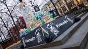 Guerilla Marketing Installation aus leeren Pet-Flaschen in Hamburg