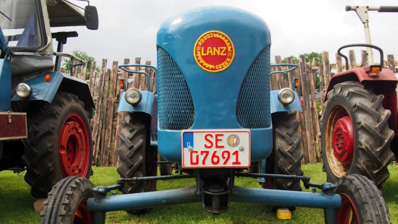 Blauer Lanz Traktor