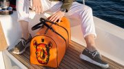 Weekender Tasche auf einem Segelboot mit Nashorn Animalprint