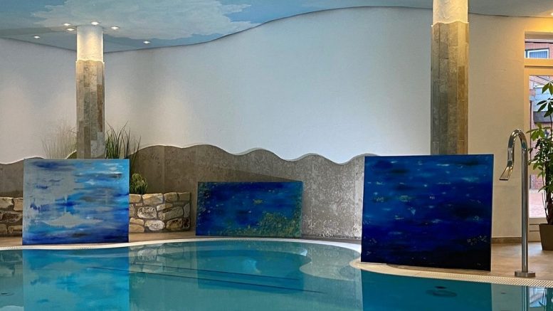 Schwimmbad mit Kunst Hotel Sellhorn