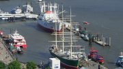 Das Museumsschiff Rickmer Rickmers im Hamburger Hafen am Kai