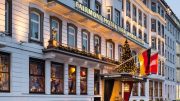 Straßenansicht Hotel Vier Jahreszeiten in Hamburg