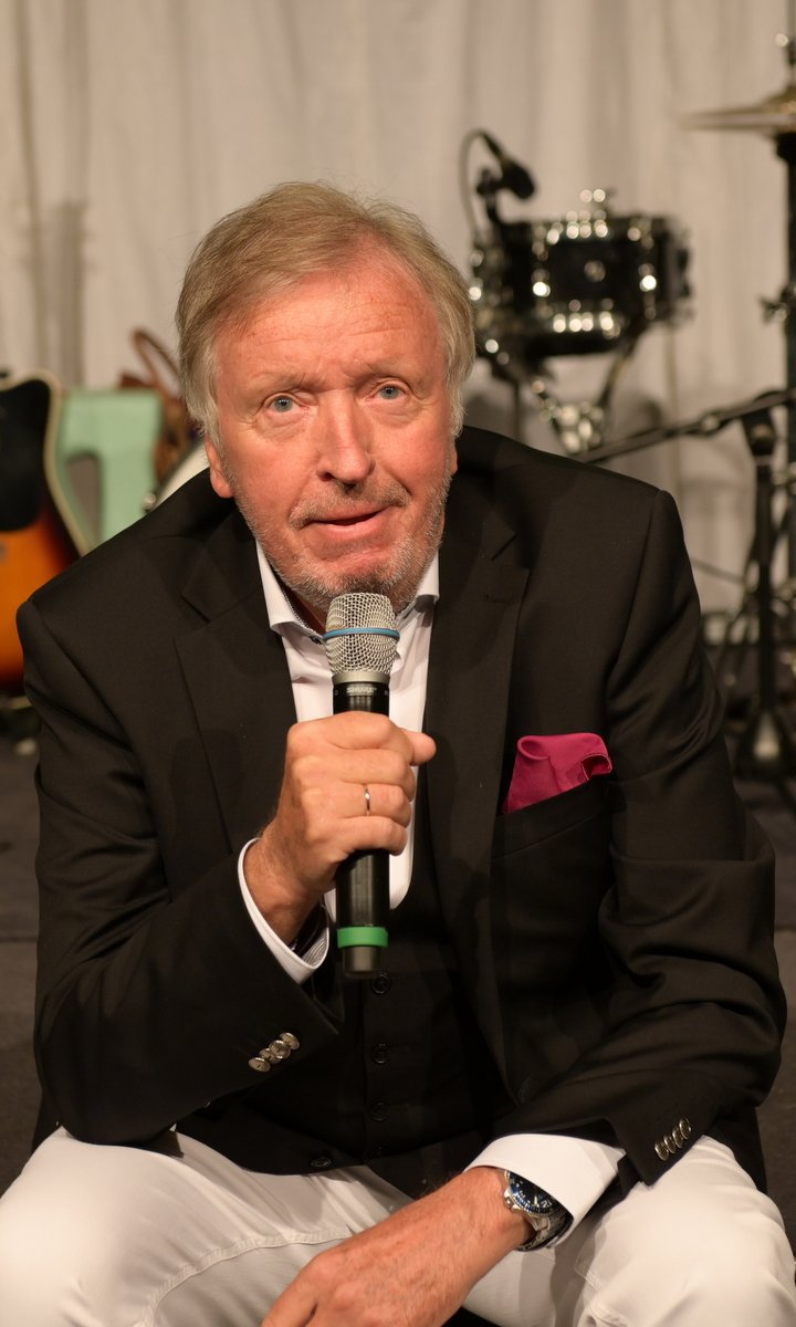 Werner-Schulze-Erdel mit Mikrofon