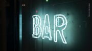 Neonschriftzug - Bar