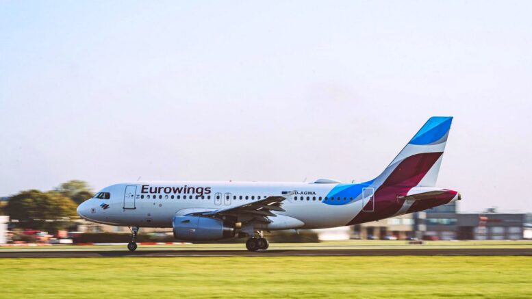 Ein Eurowings A319 Airbus startet in Hamburg