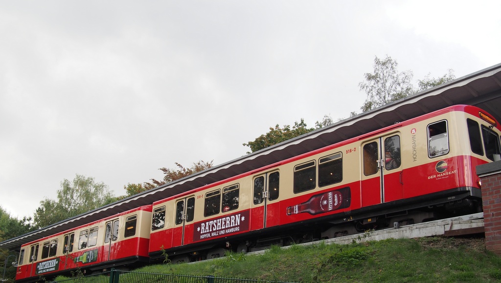 Der Partyzug Hanseat der Hamburger Hochbahn in Ohlstedt