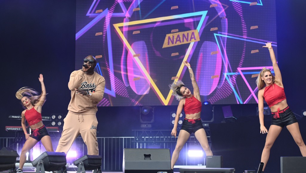 Nana auf der Bühne