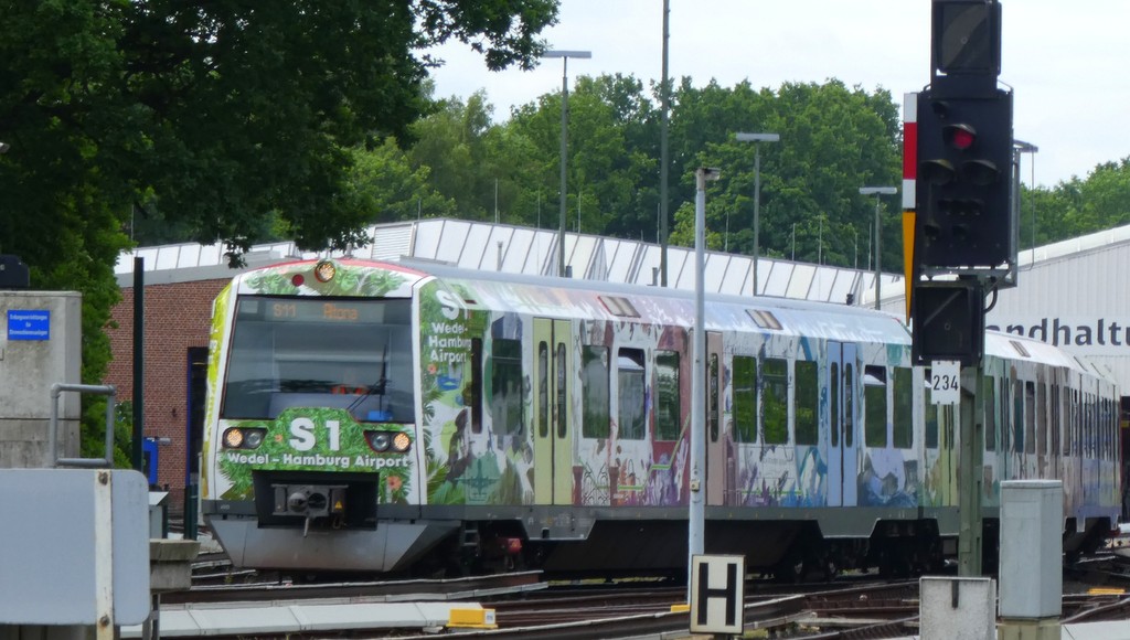 S-Bahnzug am Bahnbetriebswerk Ohlsdorf
